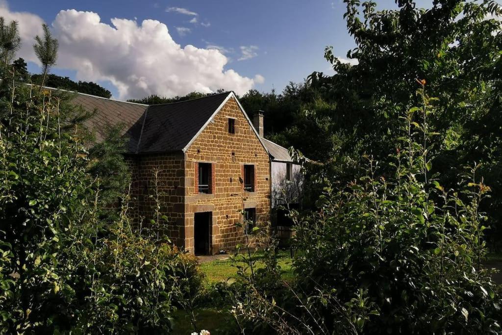 Vila Le Moulin Des Rivieres Breel Exteriér fotografie
